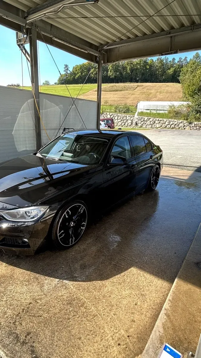 BMW 3 Series 2013 photo 2