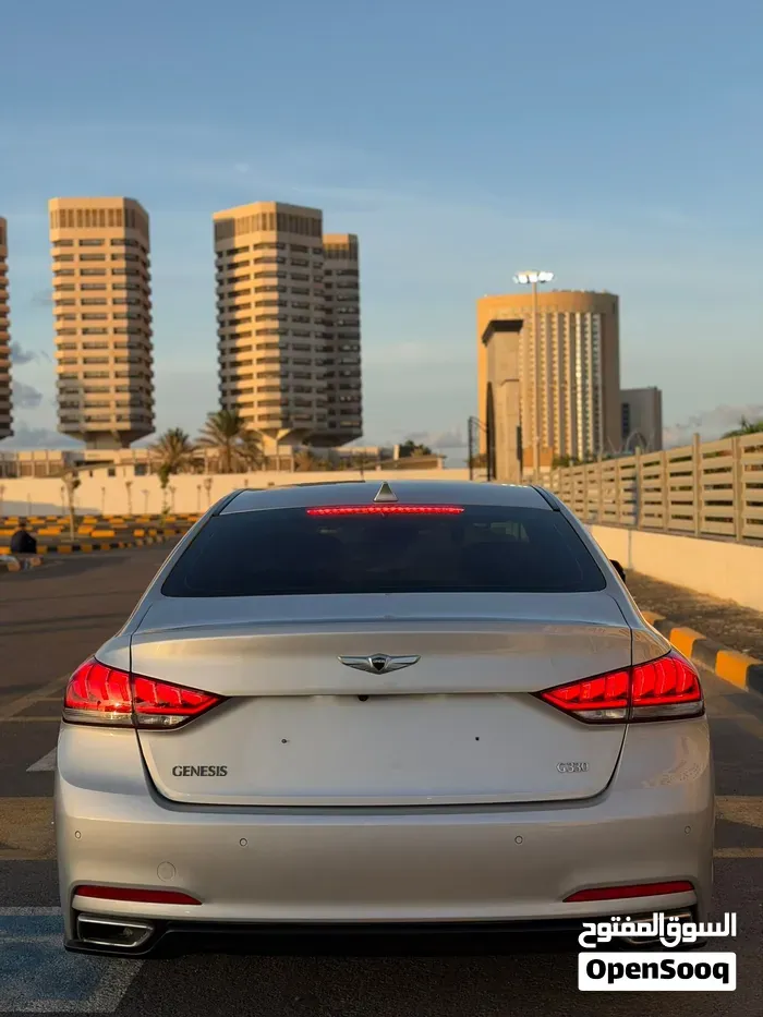 Genesis G80 2015 photo 2