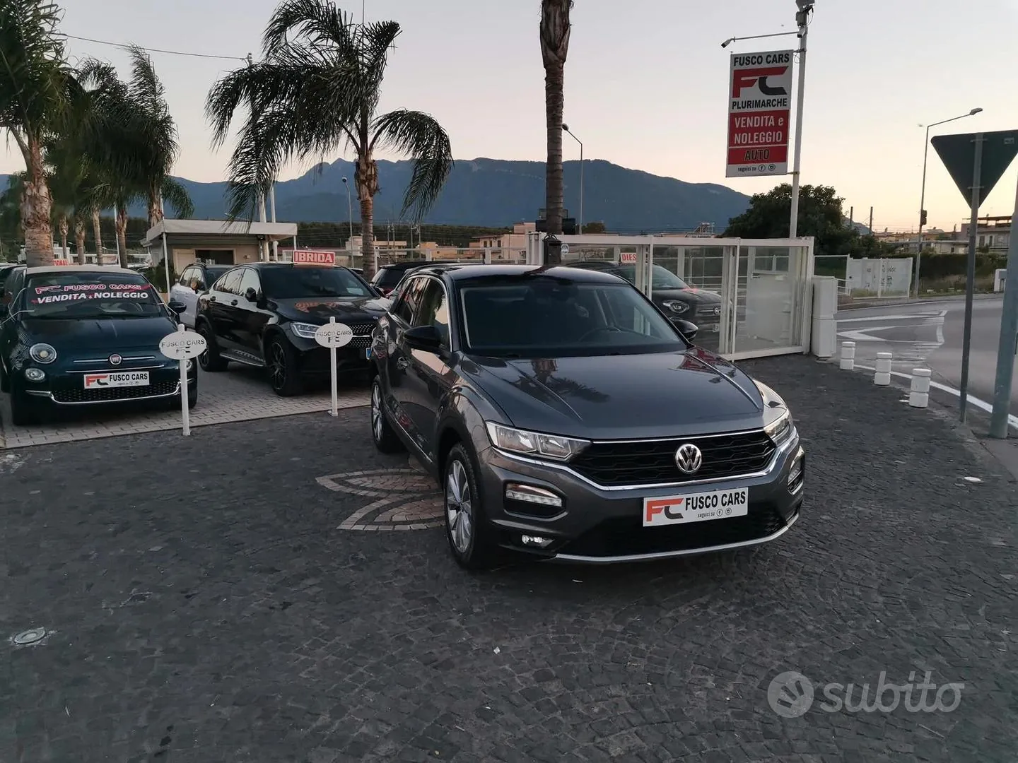 Volkswagen T-Roc 2019 photo 2