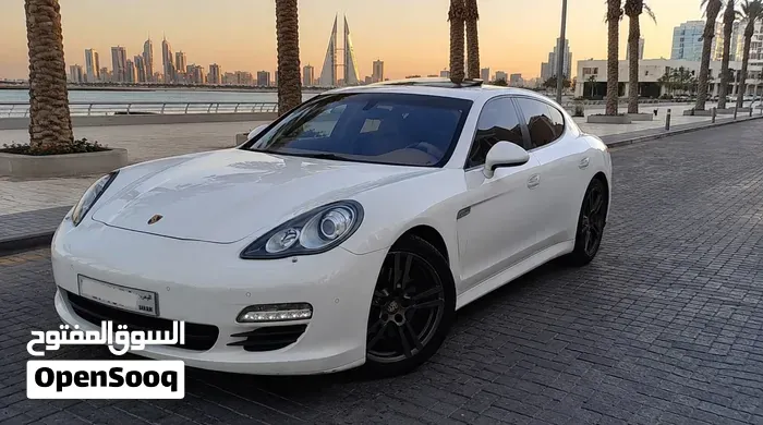 Porsche Panamera 2012 photo 2