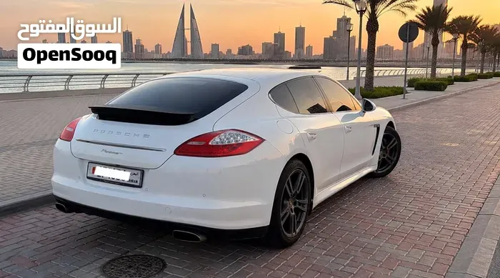 Porsche Panamera 2012 photo 4