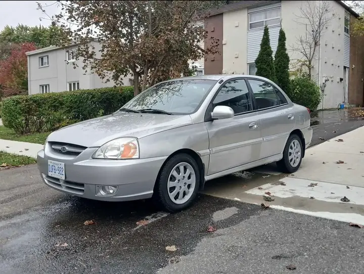 Kia Rio 2005 photo 2