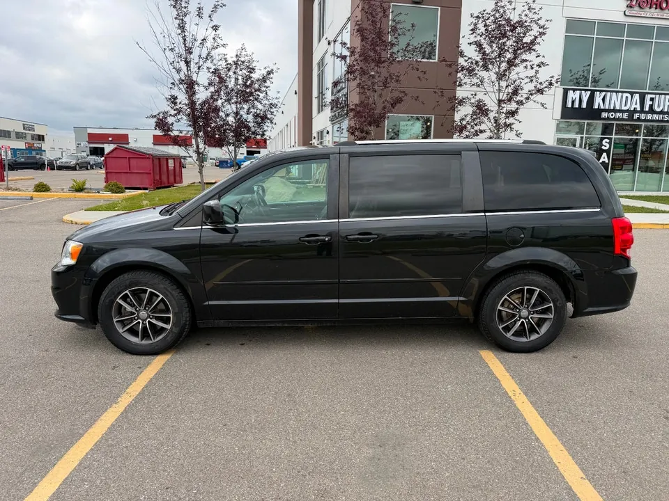Dodge Grand Caravan 2017 photo 2
