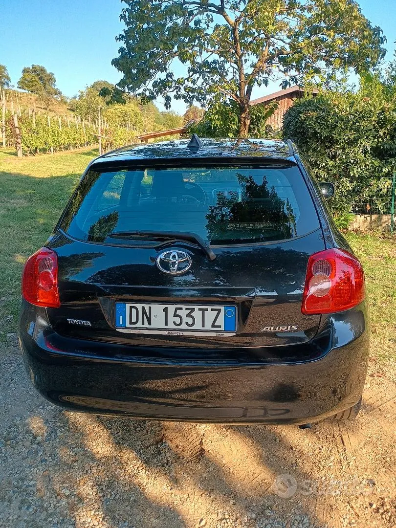 Toyota Auris 2009 photo 3
