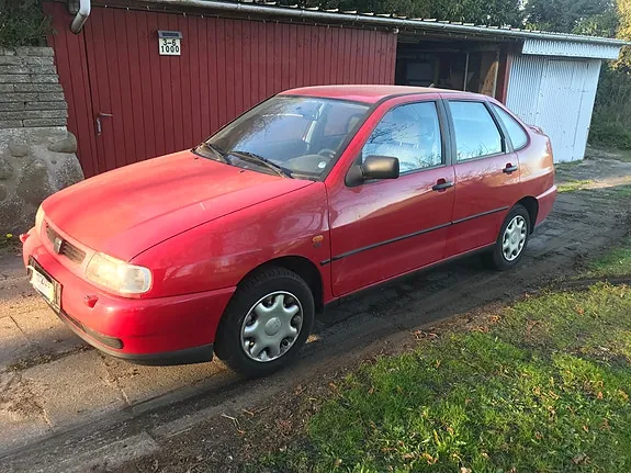 Seat Cordoba 1999 photo 2