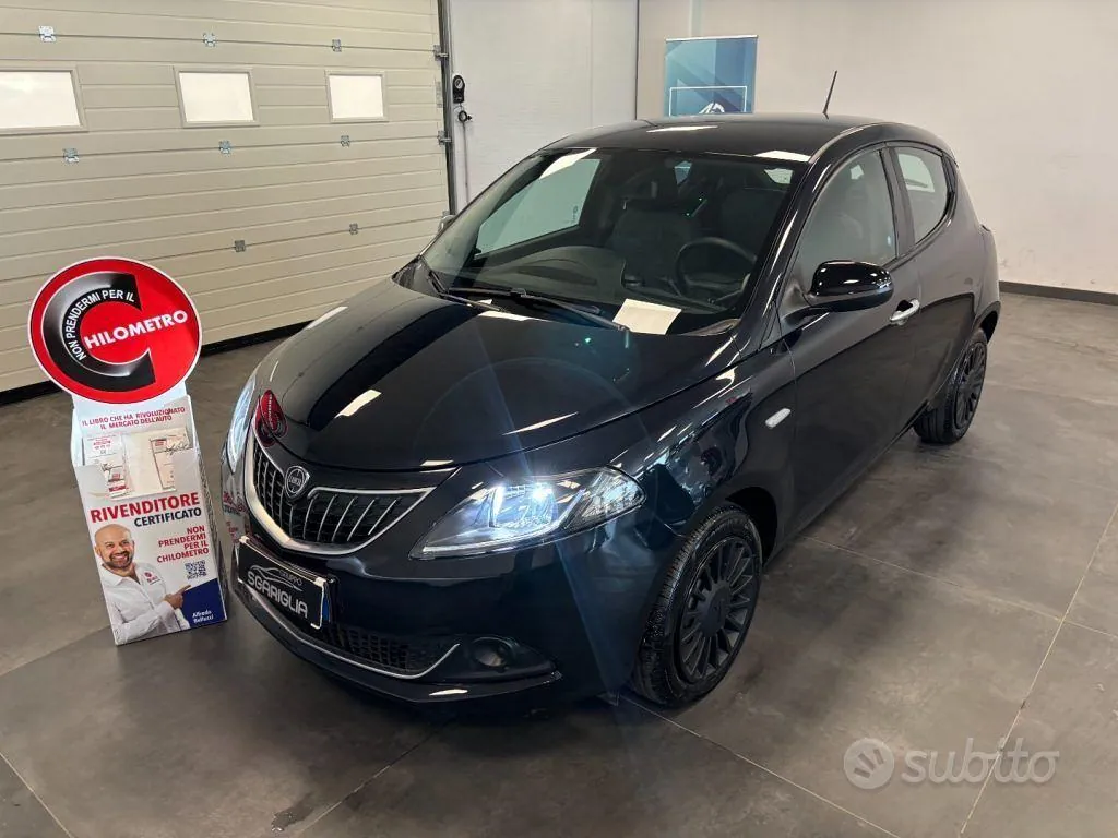 Lancia Ypsilon