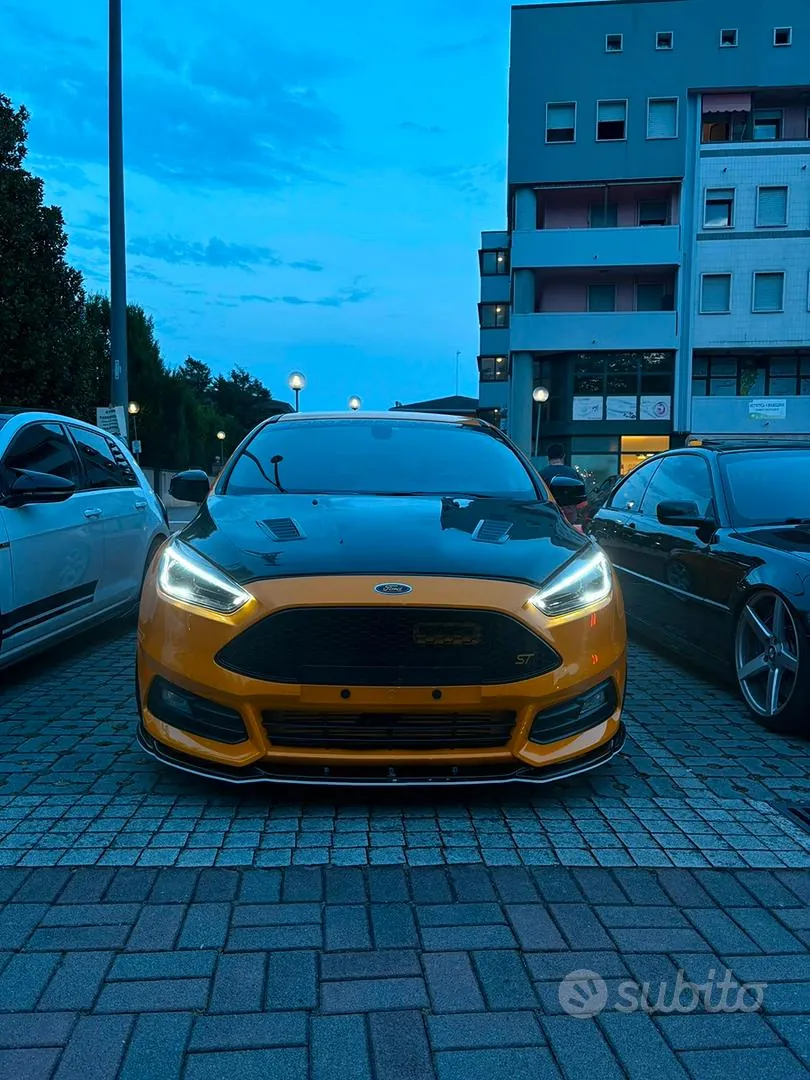 Ford Focus St 2016 photo 2