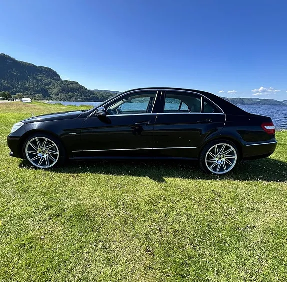 Mercedes-Benz E220 D 2009 photo 4