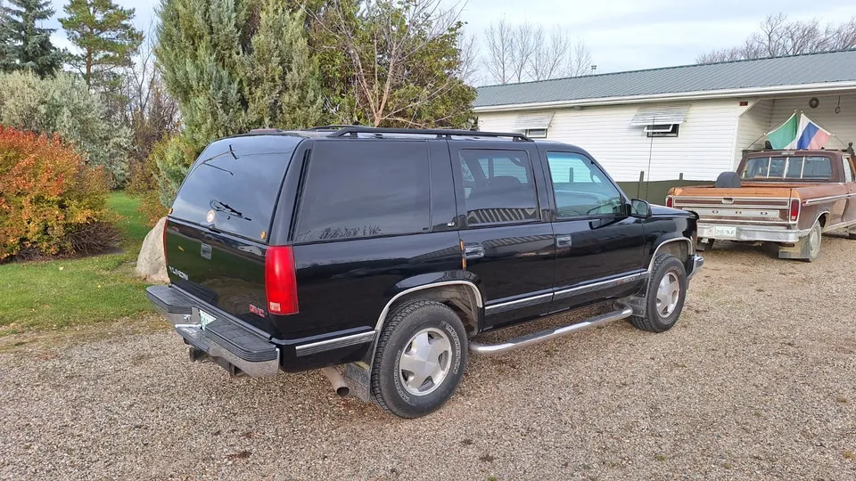 GMC Yukon 1999 photo 3