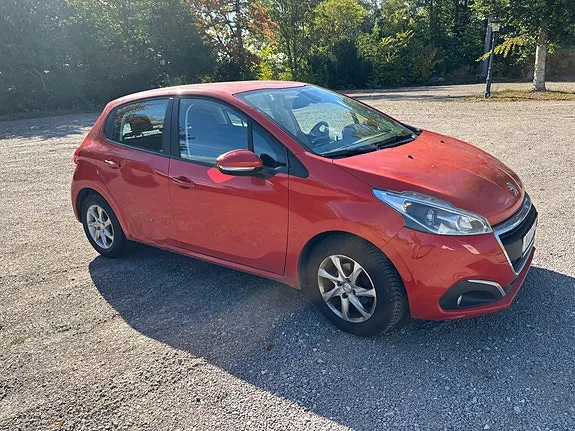 Peugeot 208 2015 photo 2