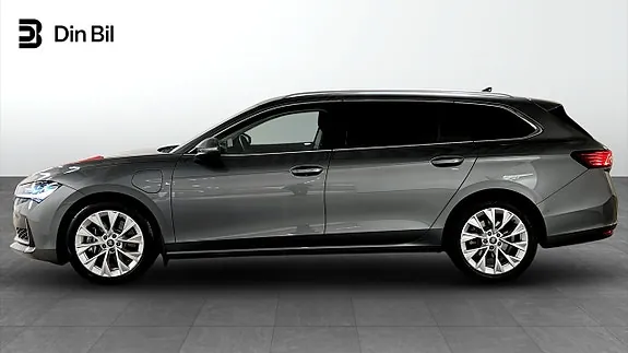Skoda Superb 2025 photo 2
