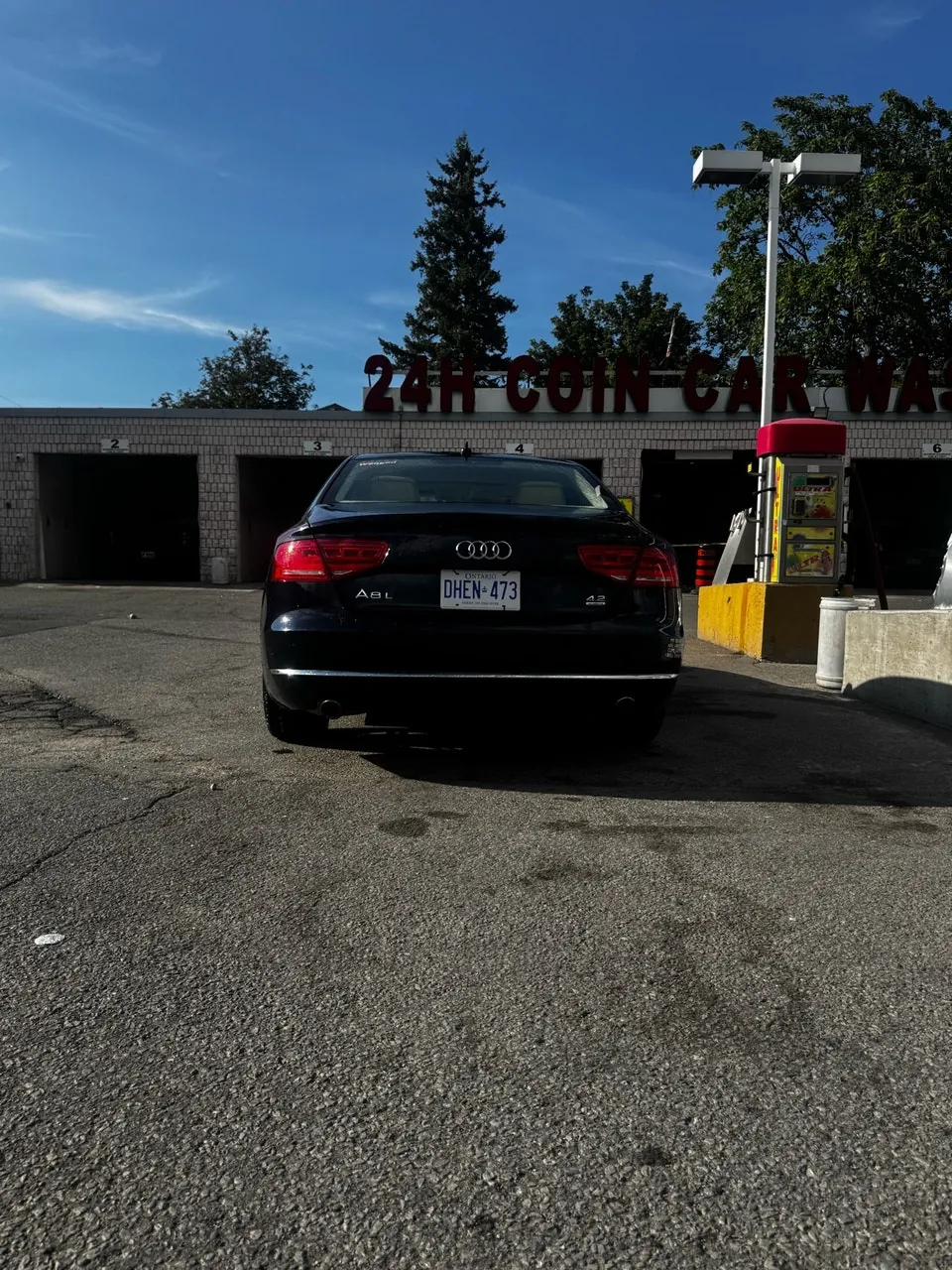 Audi A8 2012 photo 3