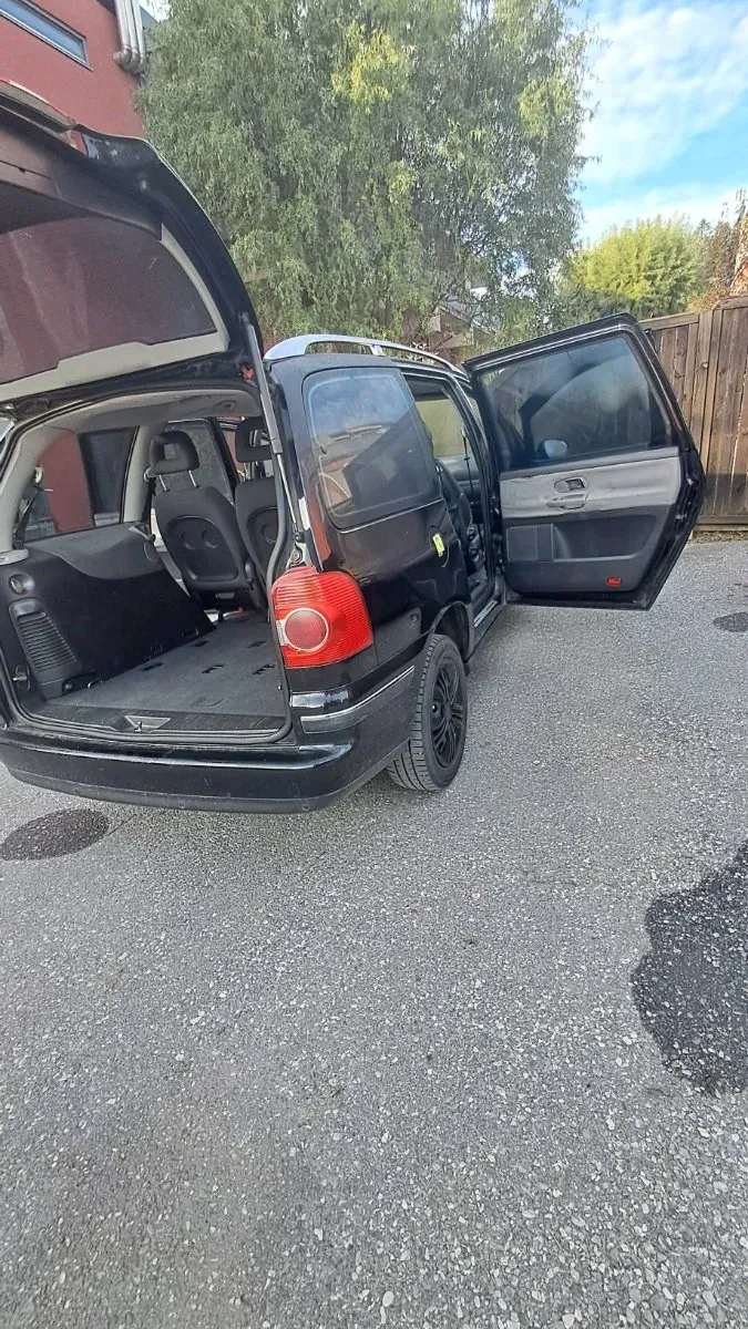 Volkswagen Sharan 2006 photo 3