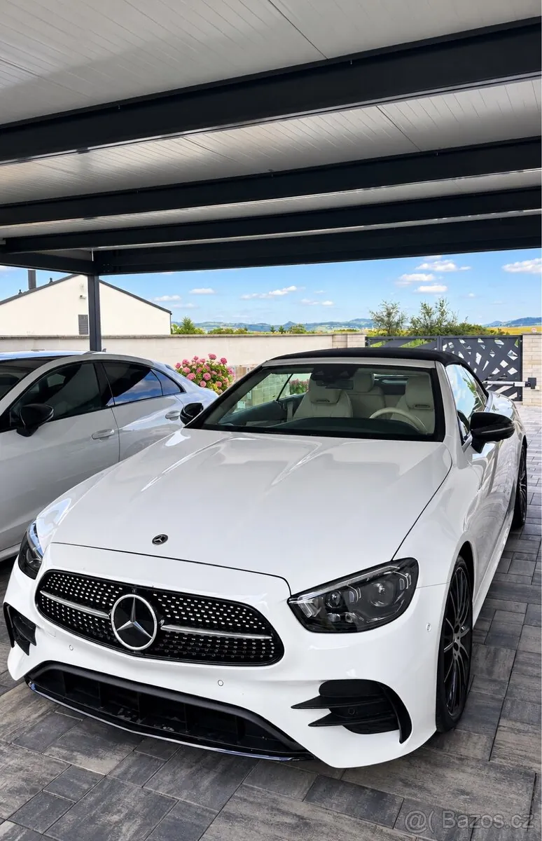 Mercedes-Benz E-Class Cabriolet 2023 photo 2