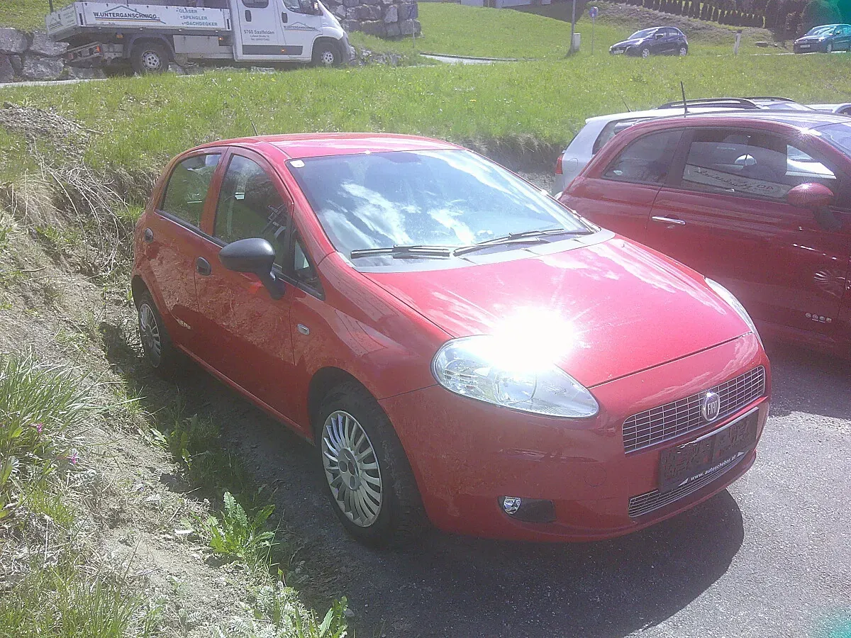 Fiat Grande Punto 2009 photo 2