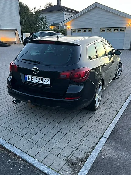 Opel Astra 2011 photo 5