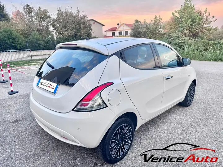 Lancia Ypsilon 2018 photo 3