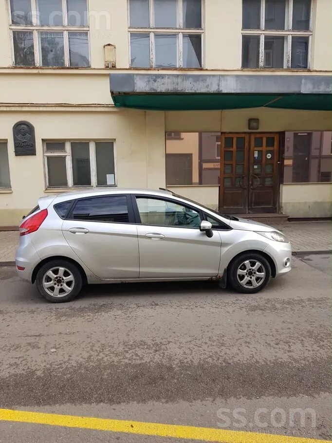 Ford Fiesta 2010 photo 5