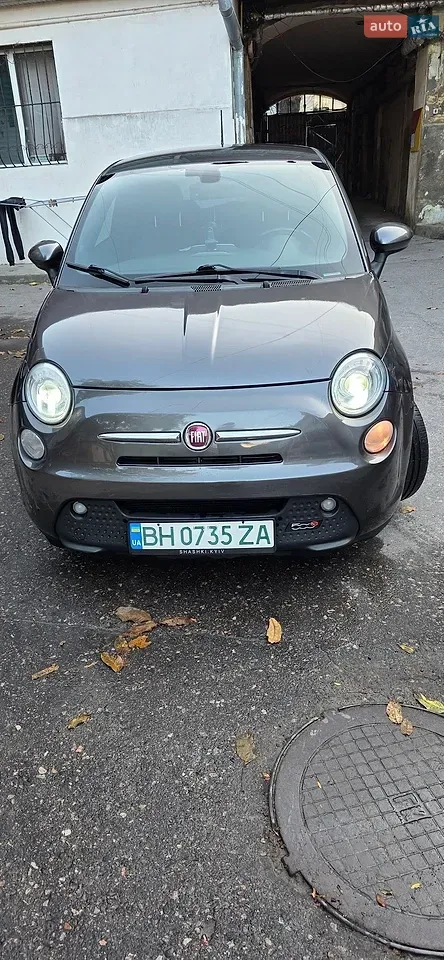 Fiat 500E 2017 photo 2