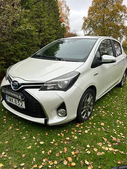 Toyota Yaris 2017 photo 2