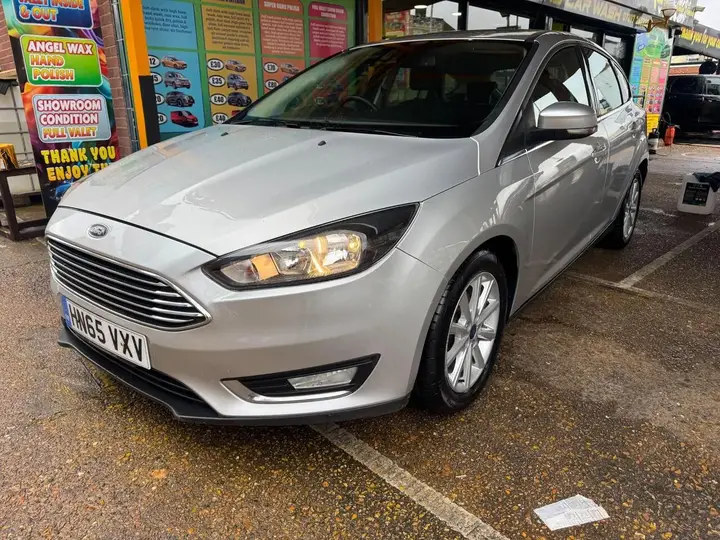 Ford Focus 2015 photo 2