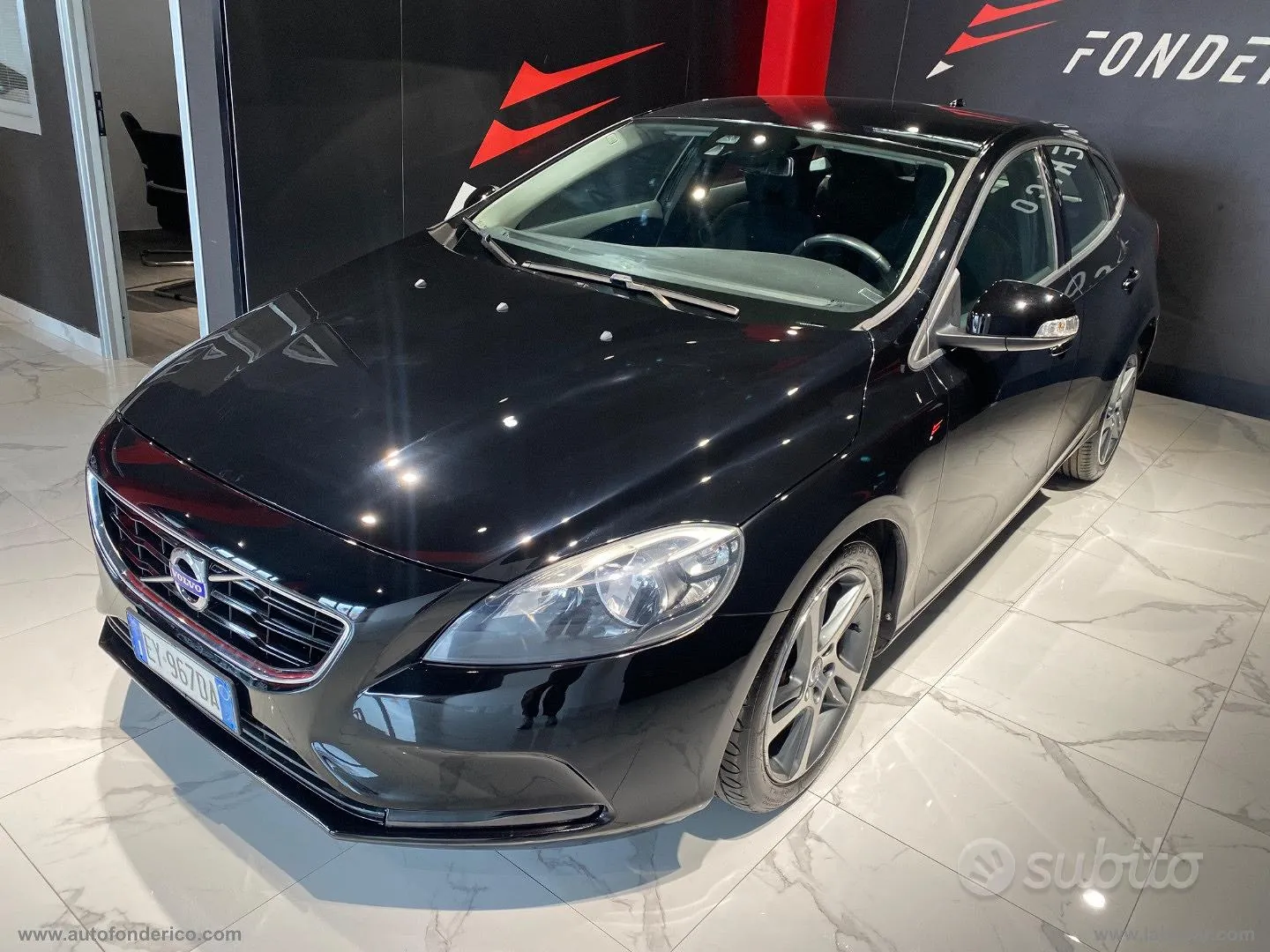 Volvo V40 2015 photo 2