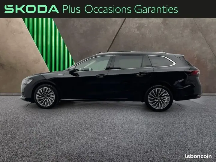 Skoda Superb 2025 photo 2