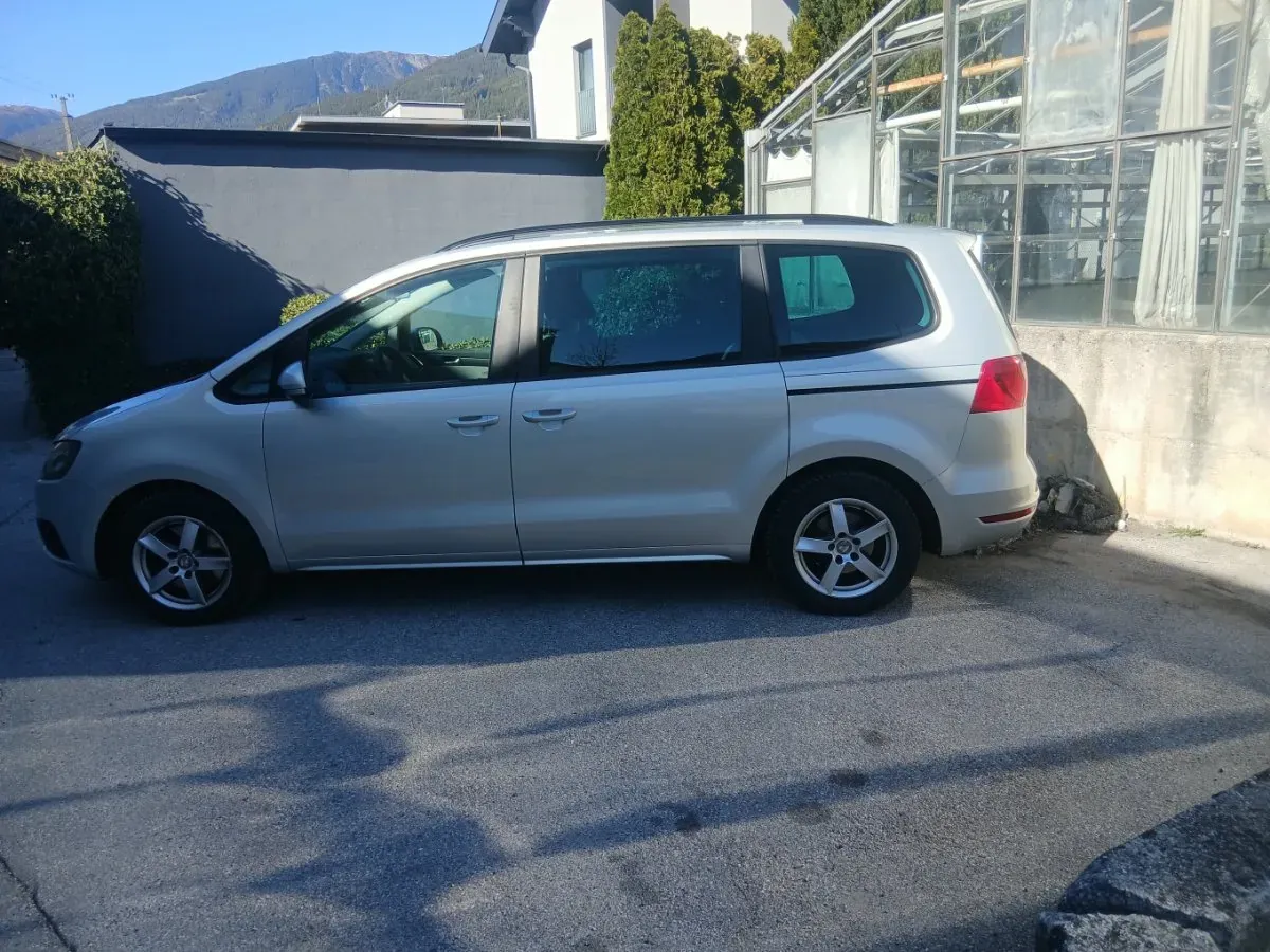 Seat Alhambra 2011 photo 3