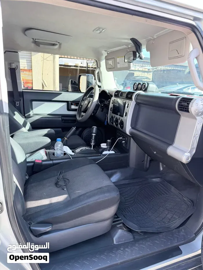 Toyota Fj 2011 photo 4