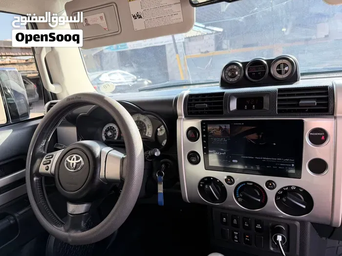 Toyota Fj 2011 photo 3