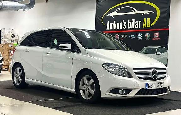 Mercedes-Benz B180 2013 photo 2