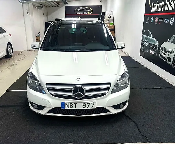 Mercedes-Benz B180 2013 photo 4