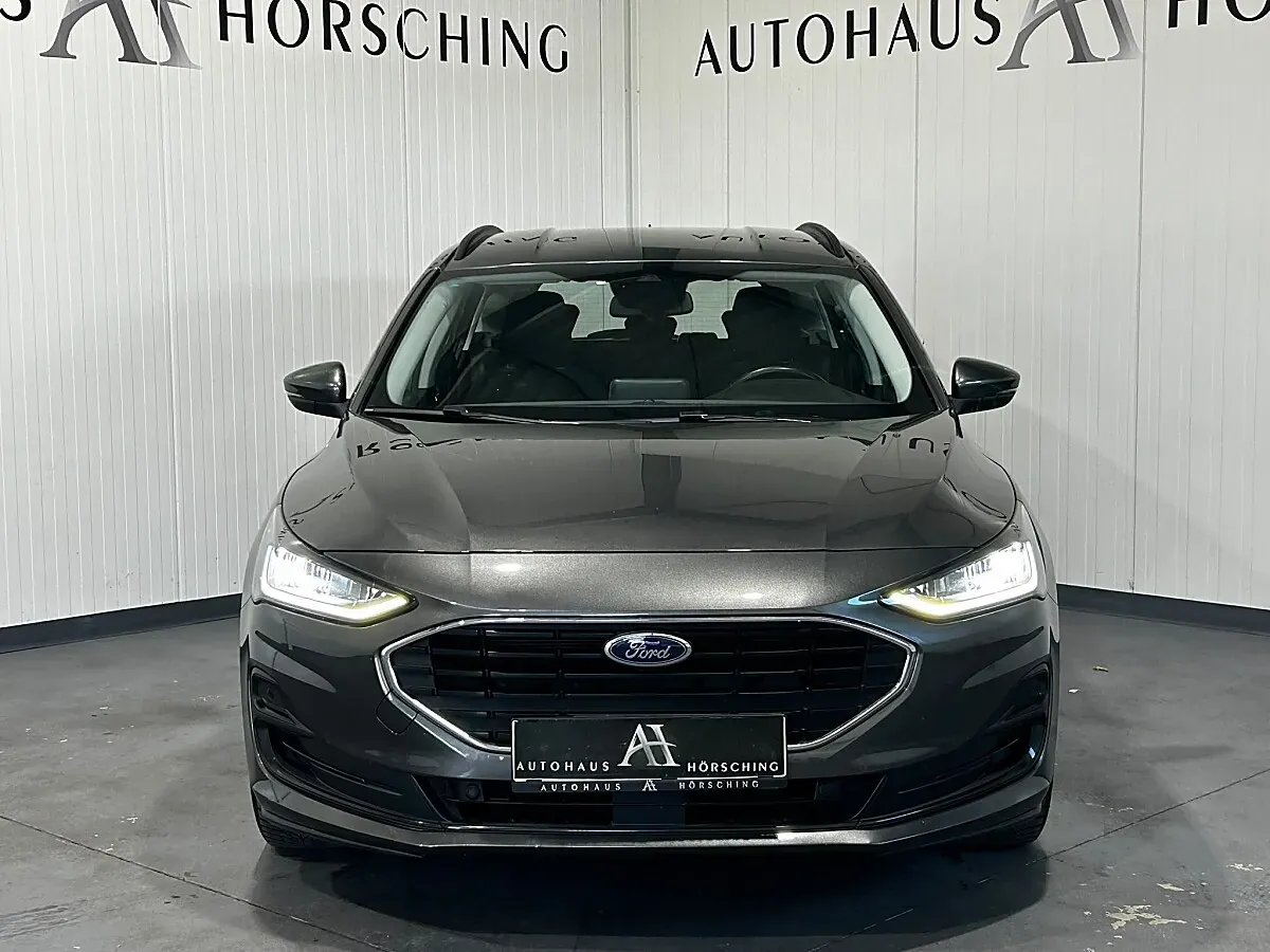 Ford Focus 2022 photo 2