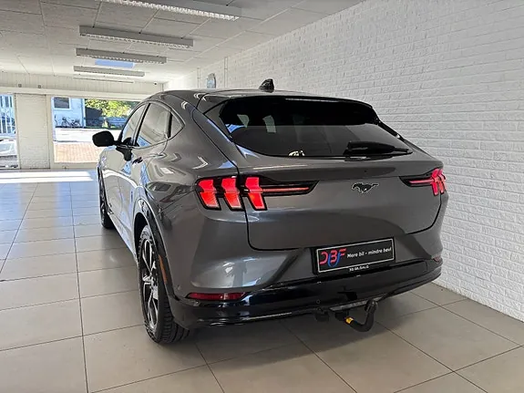 Ford Mustang Mach-E 2024 photo 3