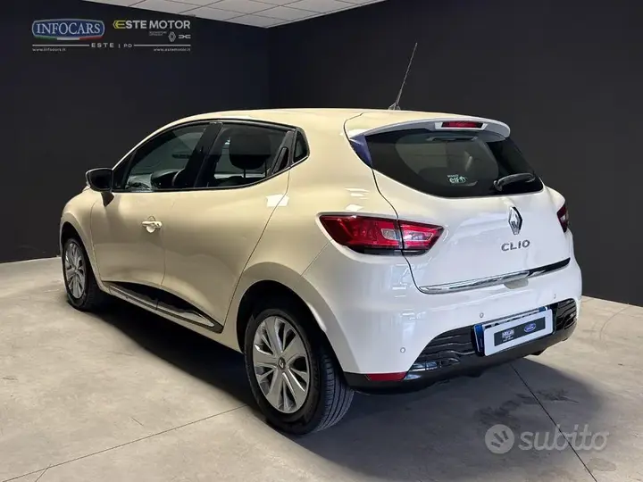 Renault Clio 2018 photo 2