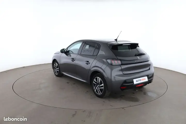 Peugeot 208 2022 photo 2