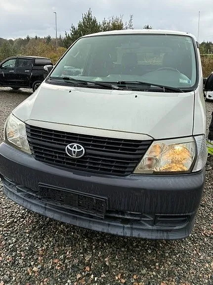 Toyota Hiace 2008 photo 2