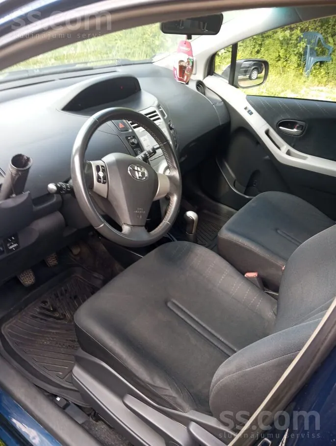 Toyota Yaris 2009 photo 4