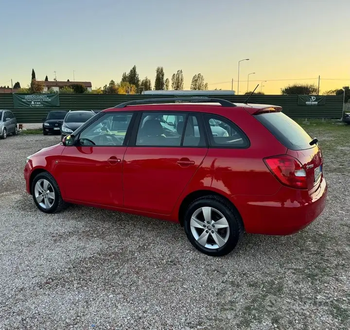 Skoda Fabia 2014 photo 4