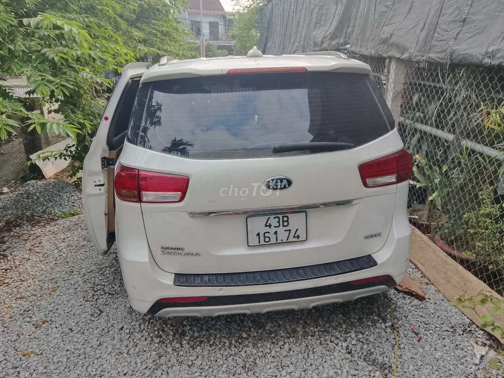 Kia Sedona 2017 photo 2