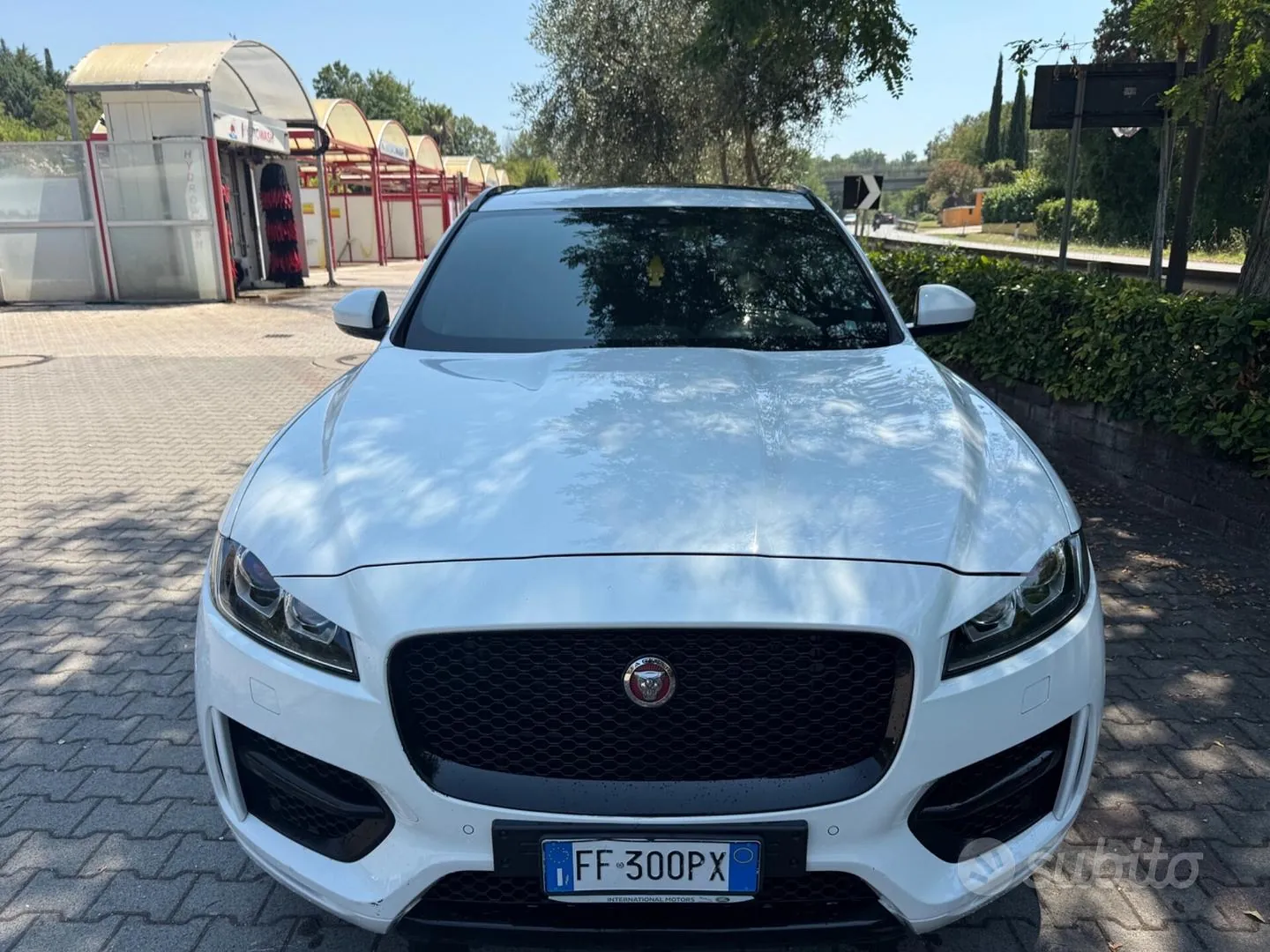 Jaguar F-Pace 2017 photo 5