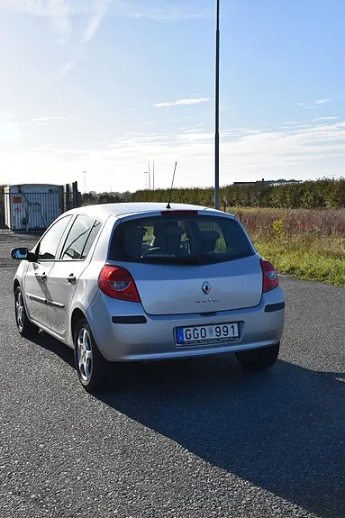 Renault Clio 2009 photo 2