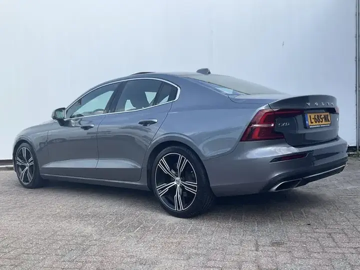 Volvo S60 2021 photo 2