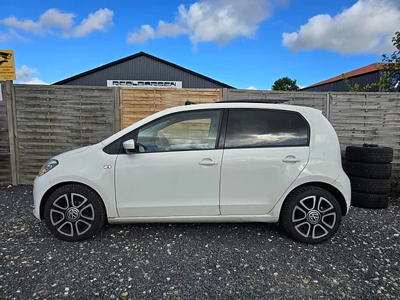 Volkswagen Up 2013 photo 3