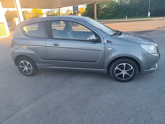 Chevrolet Aveo 2010 photo 3