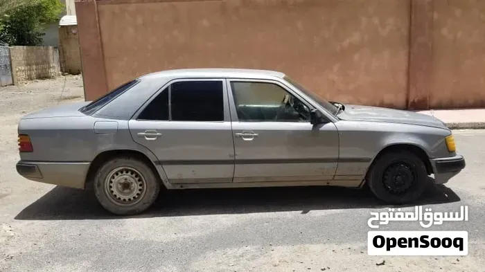 Mercedes-Benz C-Class 1990 photo 3