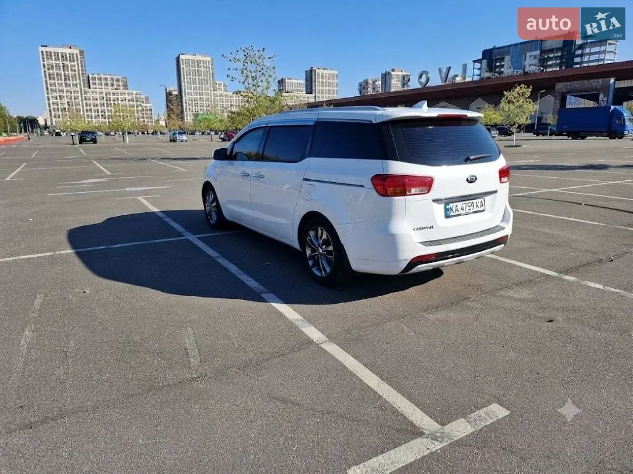 Kia Carnival 2016 photo 2