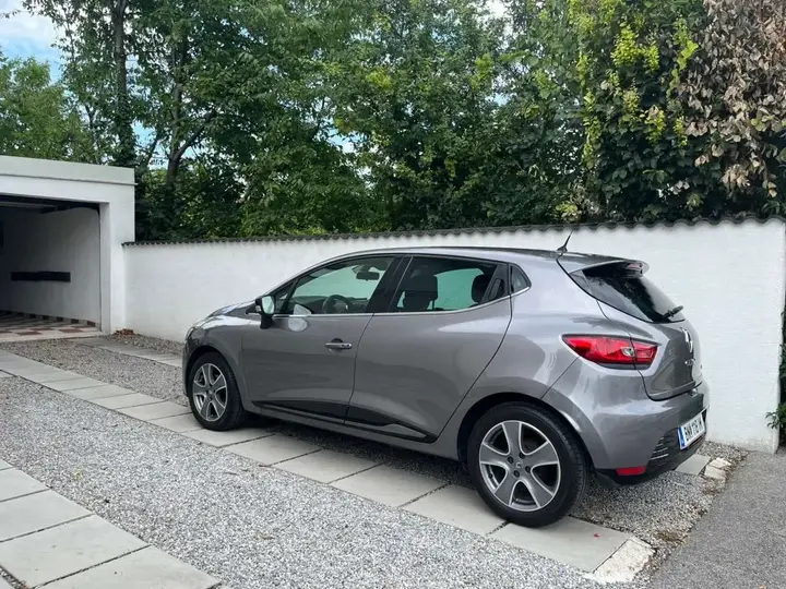 Renault Clio 2014 photo 2
