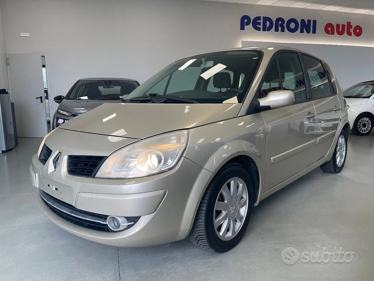 Renault Scenic 2008 photo 2