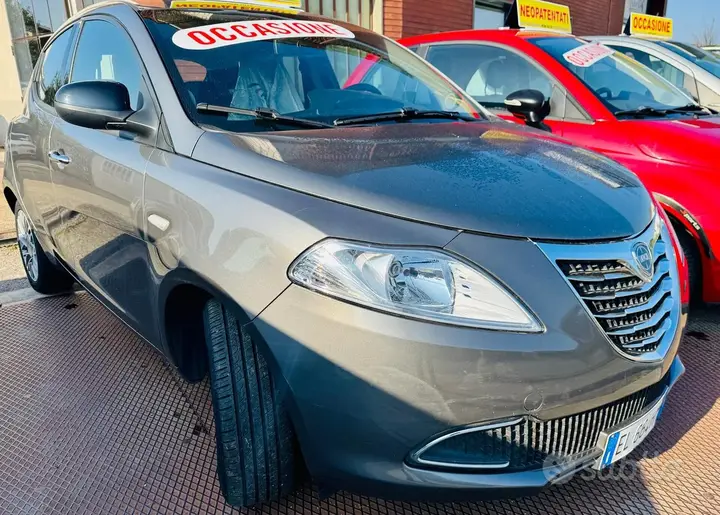 Lancia Ypsilon
